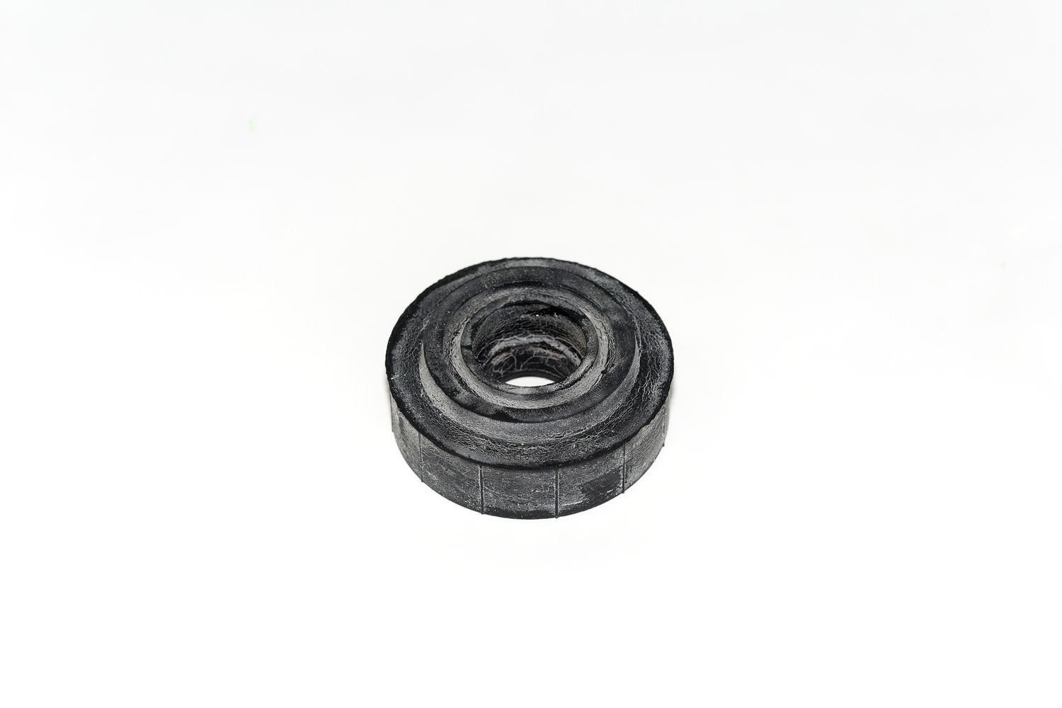RE62910  Isolator